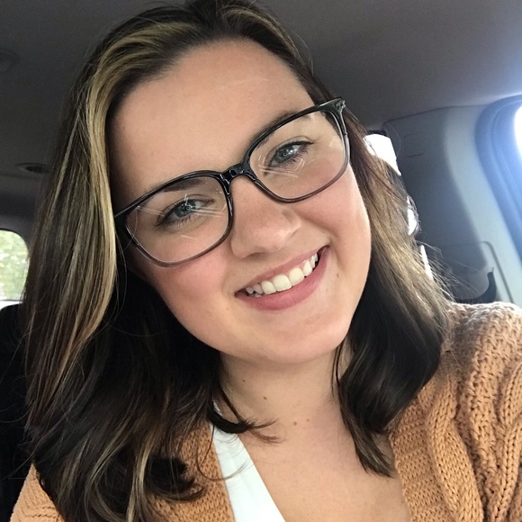 Meet your Posher, Alexandra - Picture 1 of 1